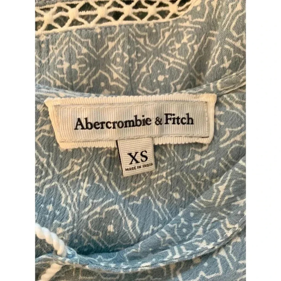 2 Womens XS Tops Abercrombie Peasant blouse And Aqua Brand Open Shoulder Blouse - Picture 4 of 8